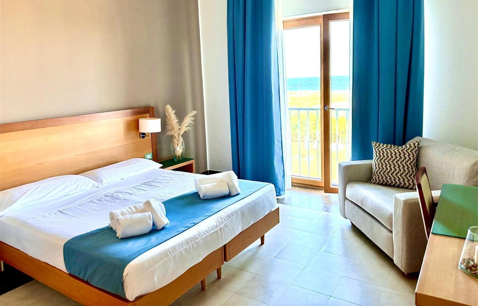 Hotel Scoglio Degli Achei Torre Santa Sabina Eksteriør bilde