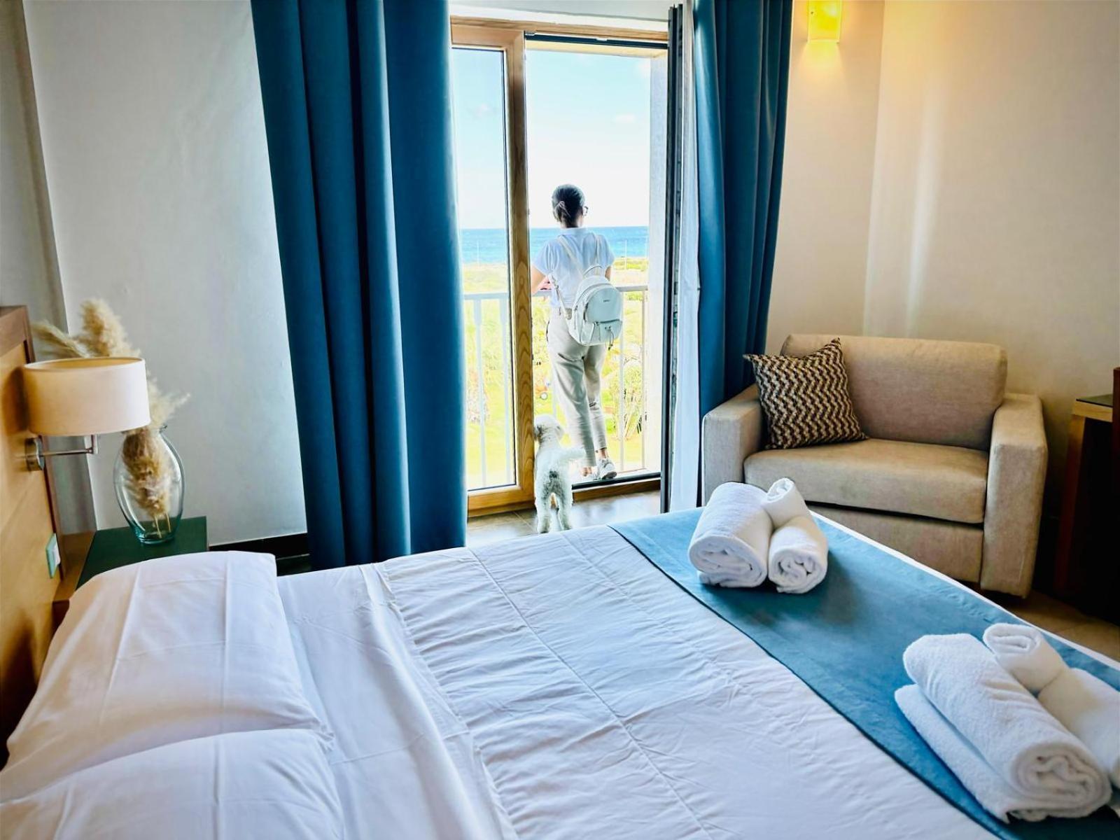 Hotel Scoglio Degli Achei Torre Santa Sabina Eksteriør bilde